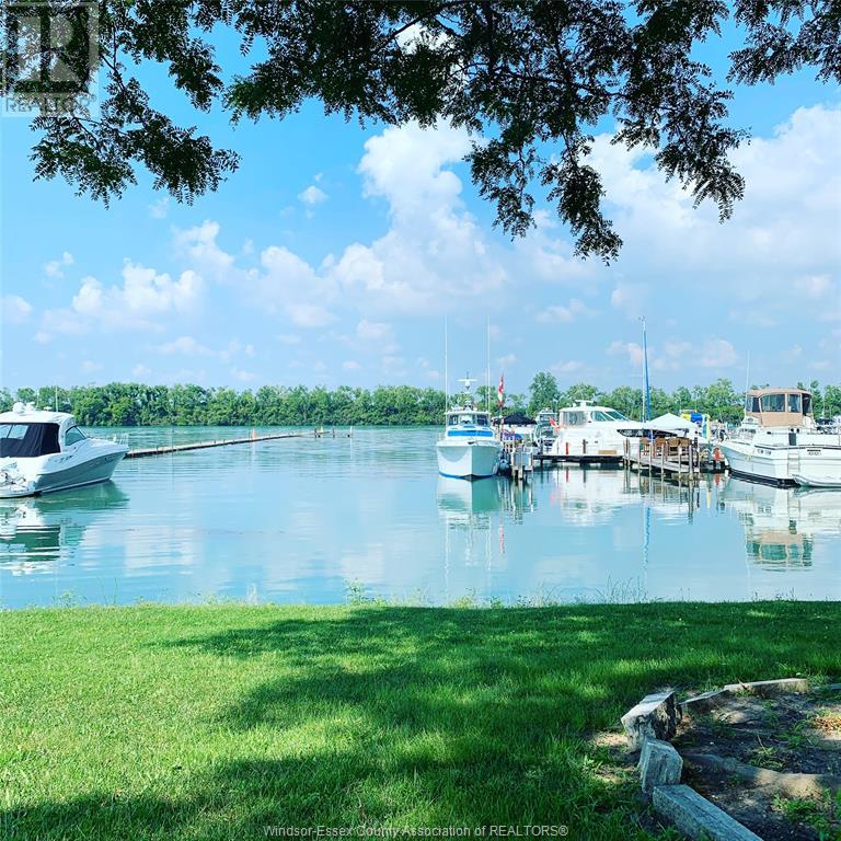 Photo 32 of 233 Crystal Bay Drive, Amherstburg ON