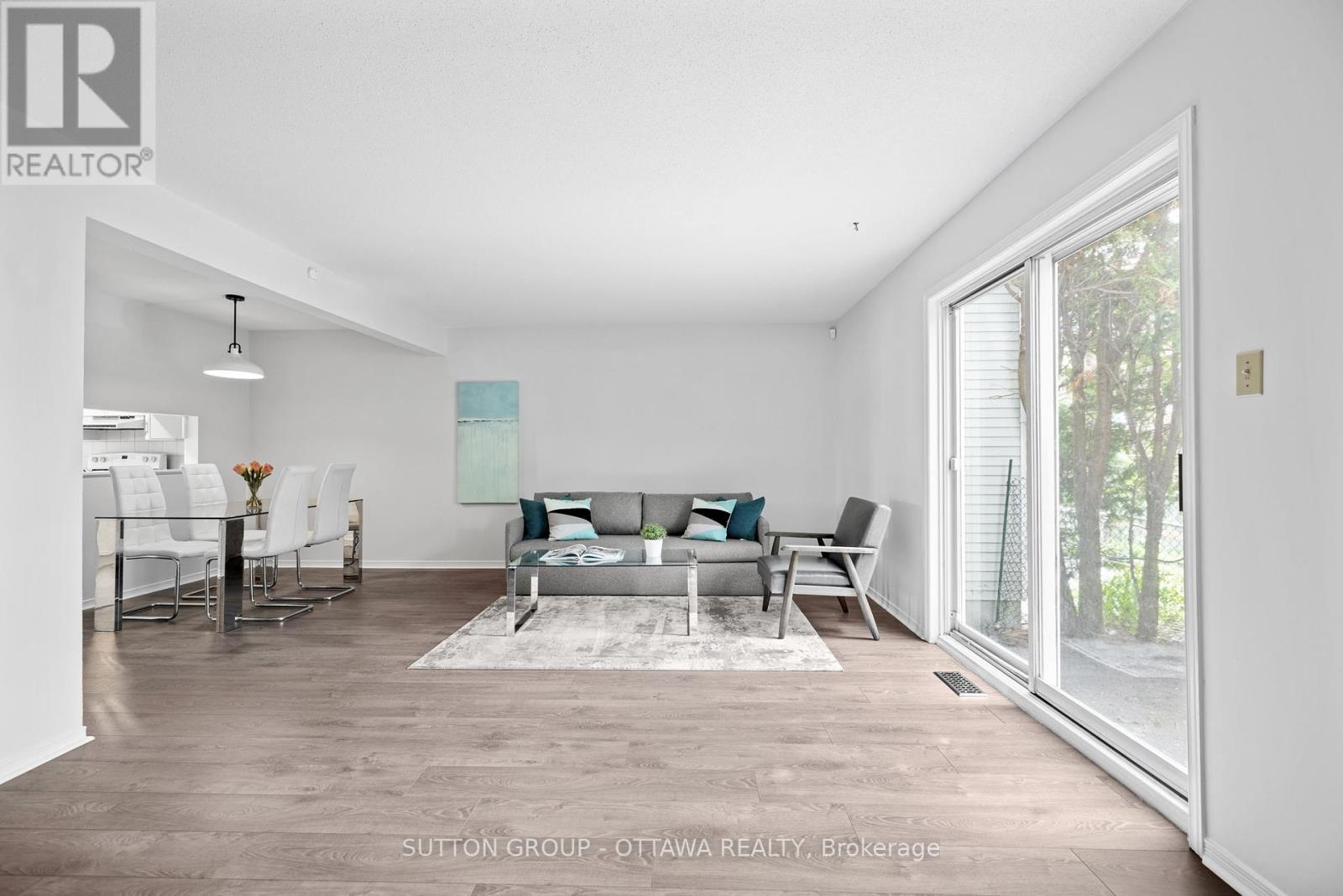 Photo 6 of 218 Switzer Avenue, Ottawa ON