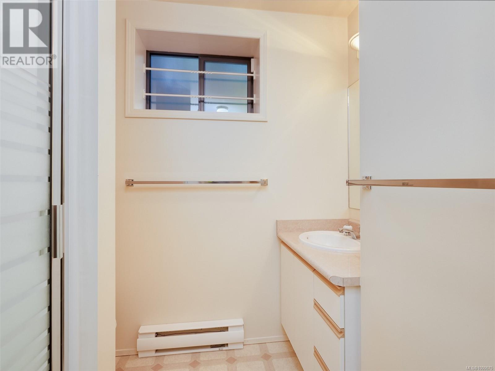 102 High St, View Royal