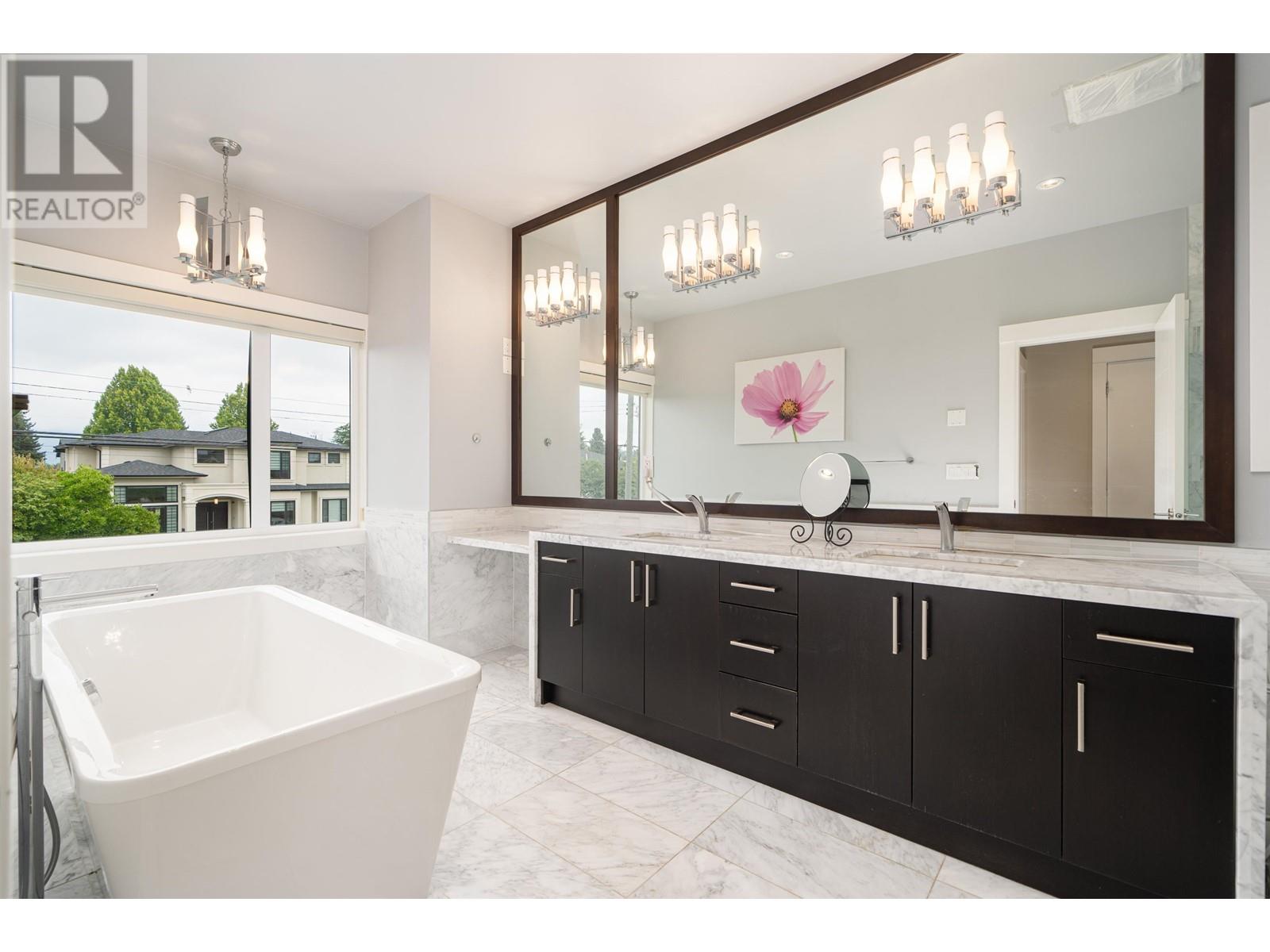 6650 NAPIER STREET, Burnaby real estate listing R3005416