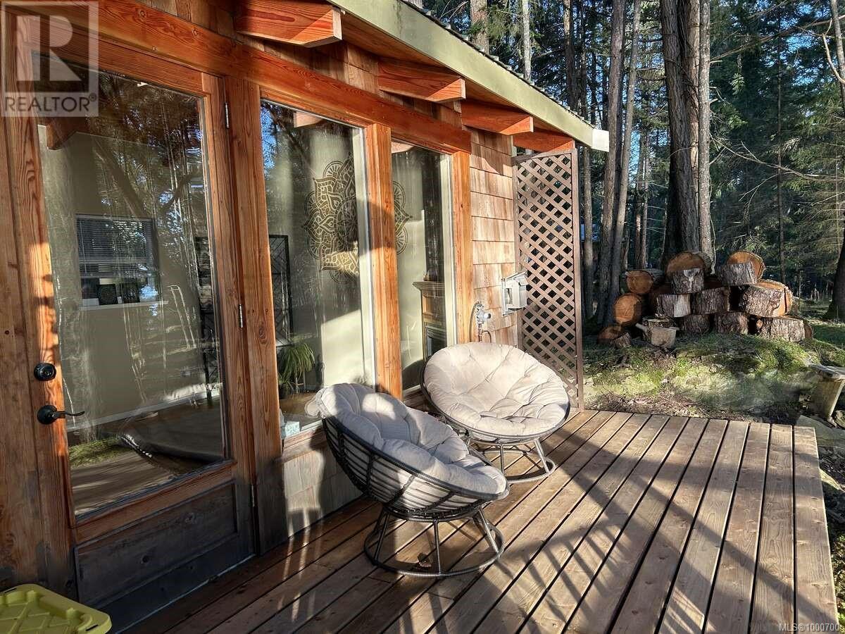 Photo 17 of 631 Flewett Dr, Decourcy Island BC