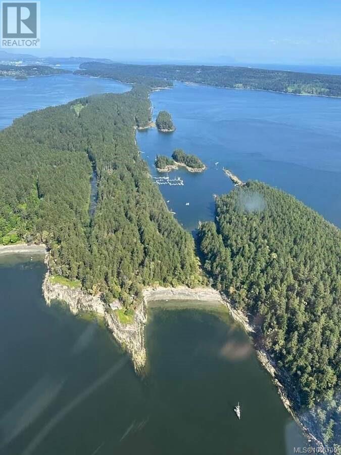 Photo 33 of 631 Flewett Dr, Decourcy Island BC