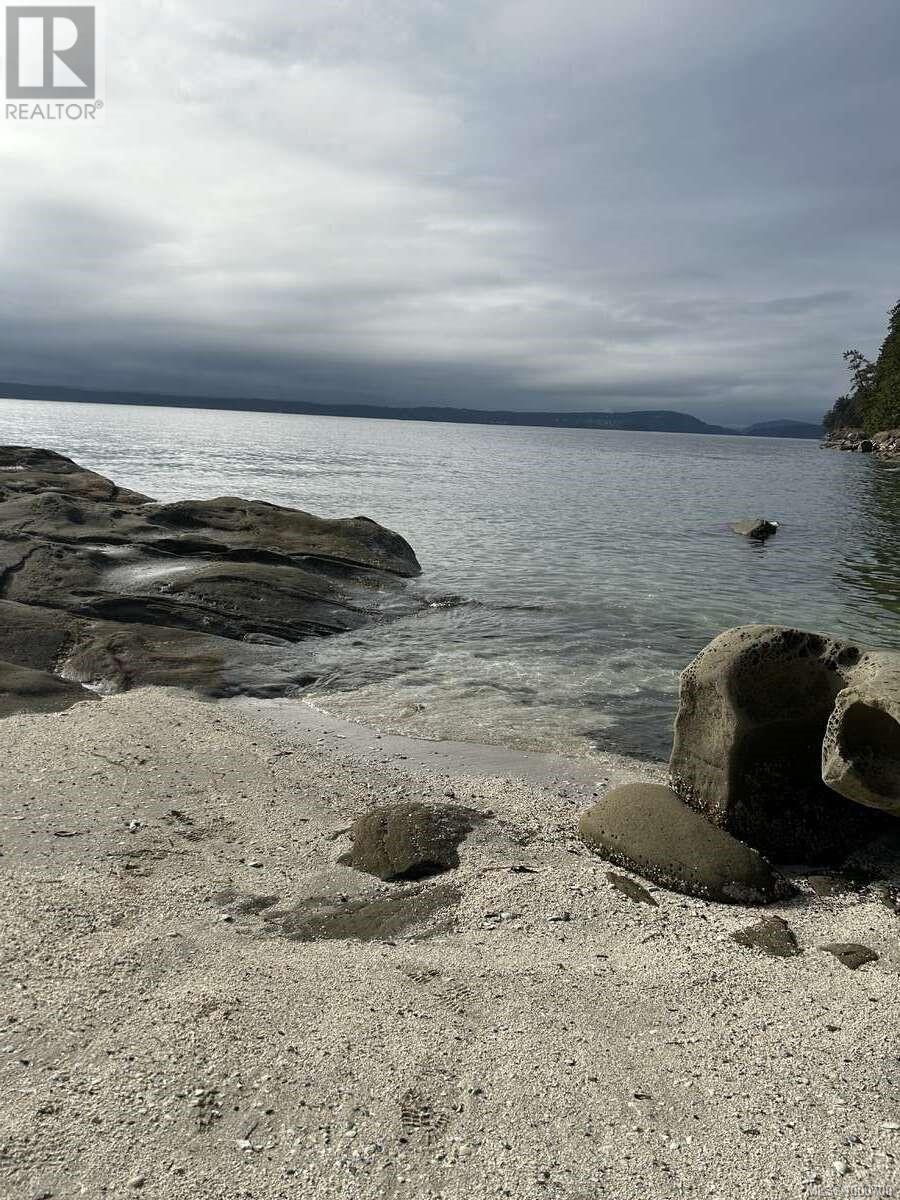 Photo 41 of 631 Flewett Dr, Decourcy Island BC