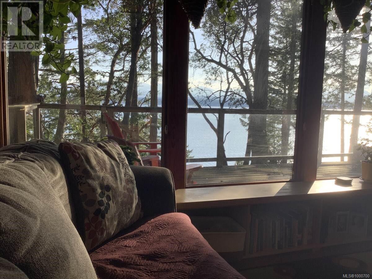 Photo 21 of 631 Flewett Dr, Decourcy Island BC