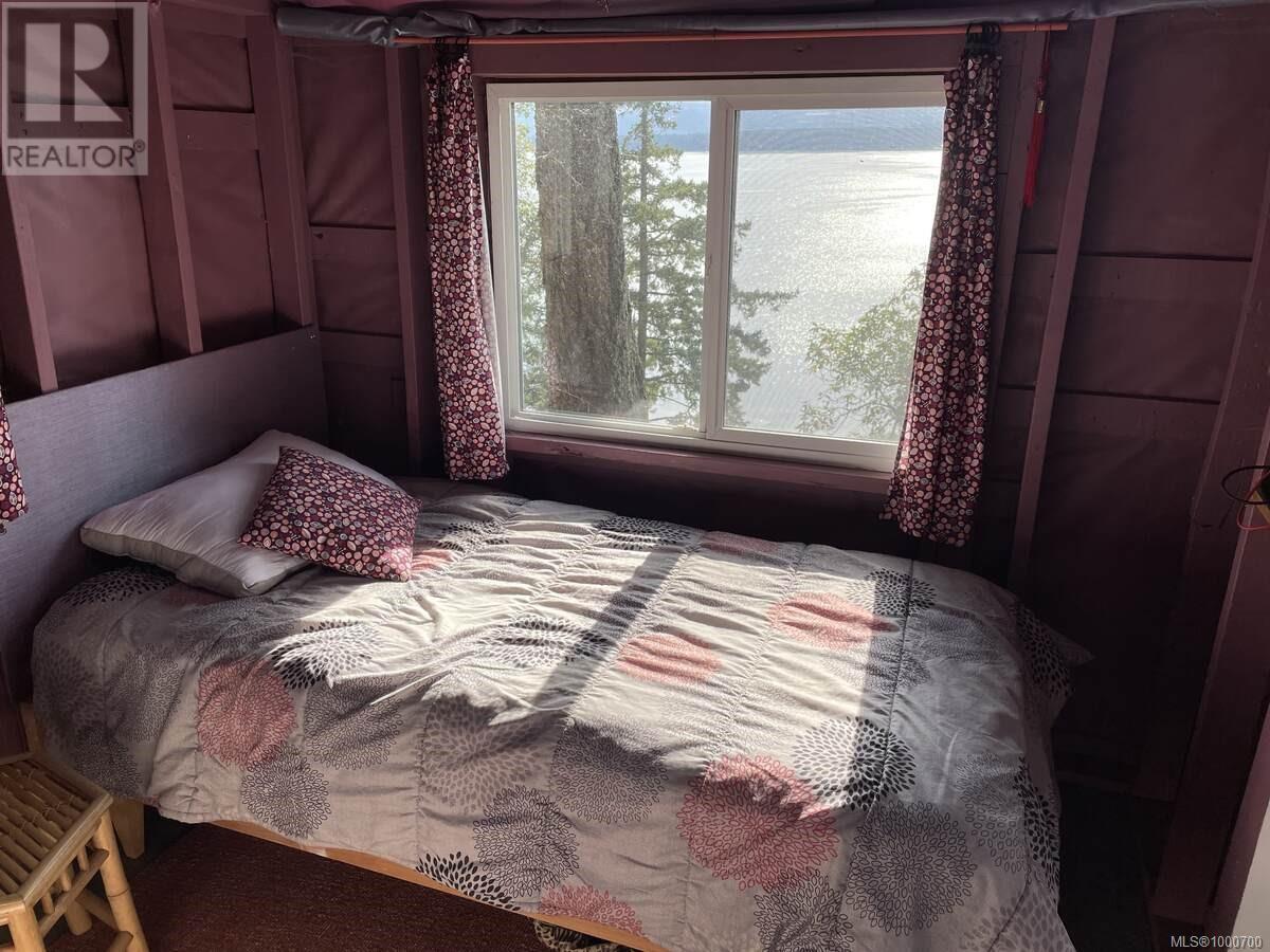 Photo 29 of 631 Flewett Dr, Decourcy Island BC