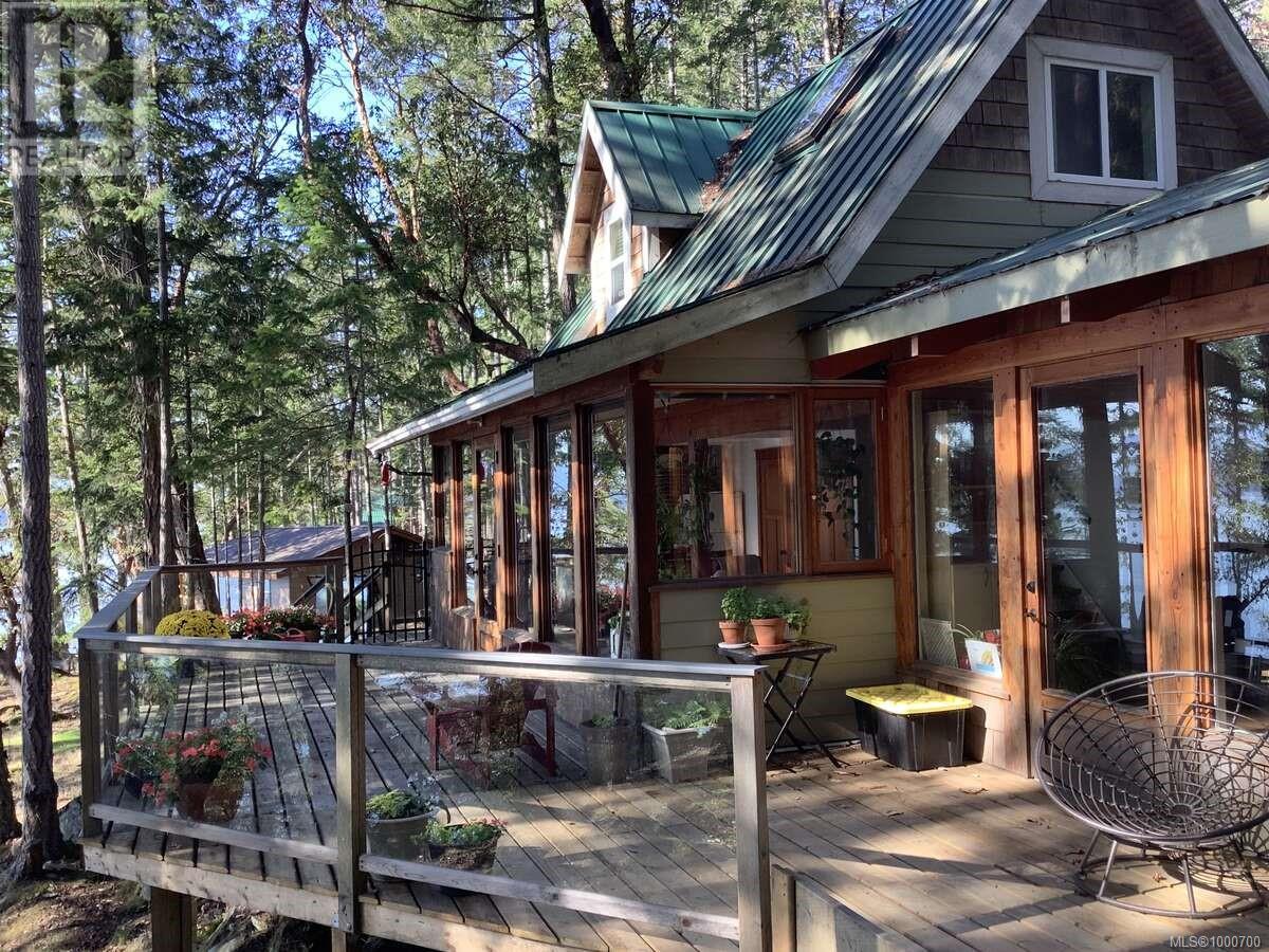 Photo 16 of 631 Flewett Dr, Decourcy Island BC