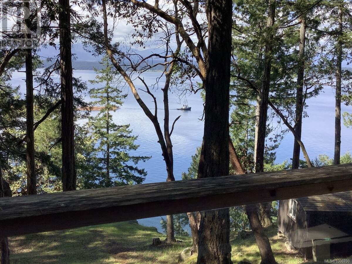 Photo 39 of 631 Flewett Dr, Decourcy Island BC