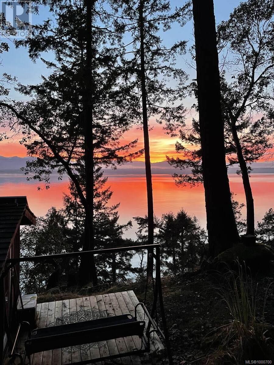 Photo 35 of 631 Flewett Dr, Decourcy Island BC