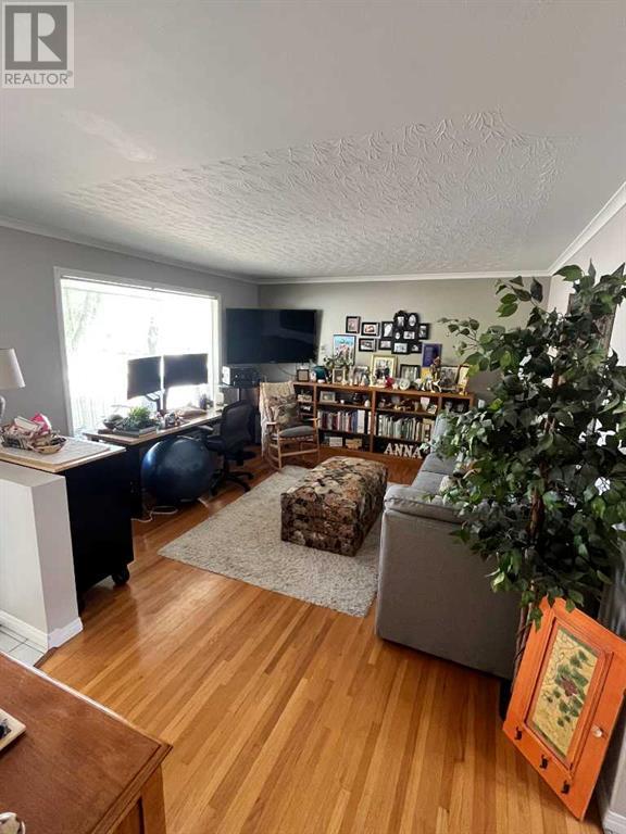 Photo 5 of 5124 42 Avenue, Taber AB