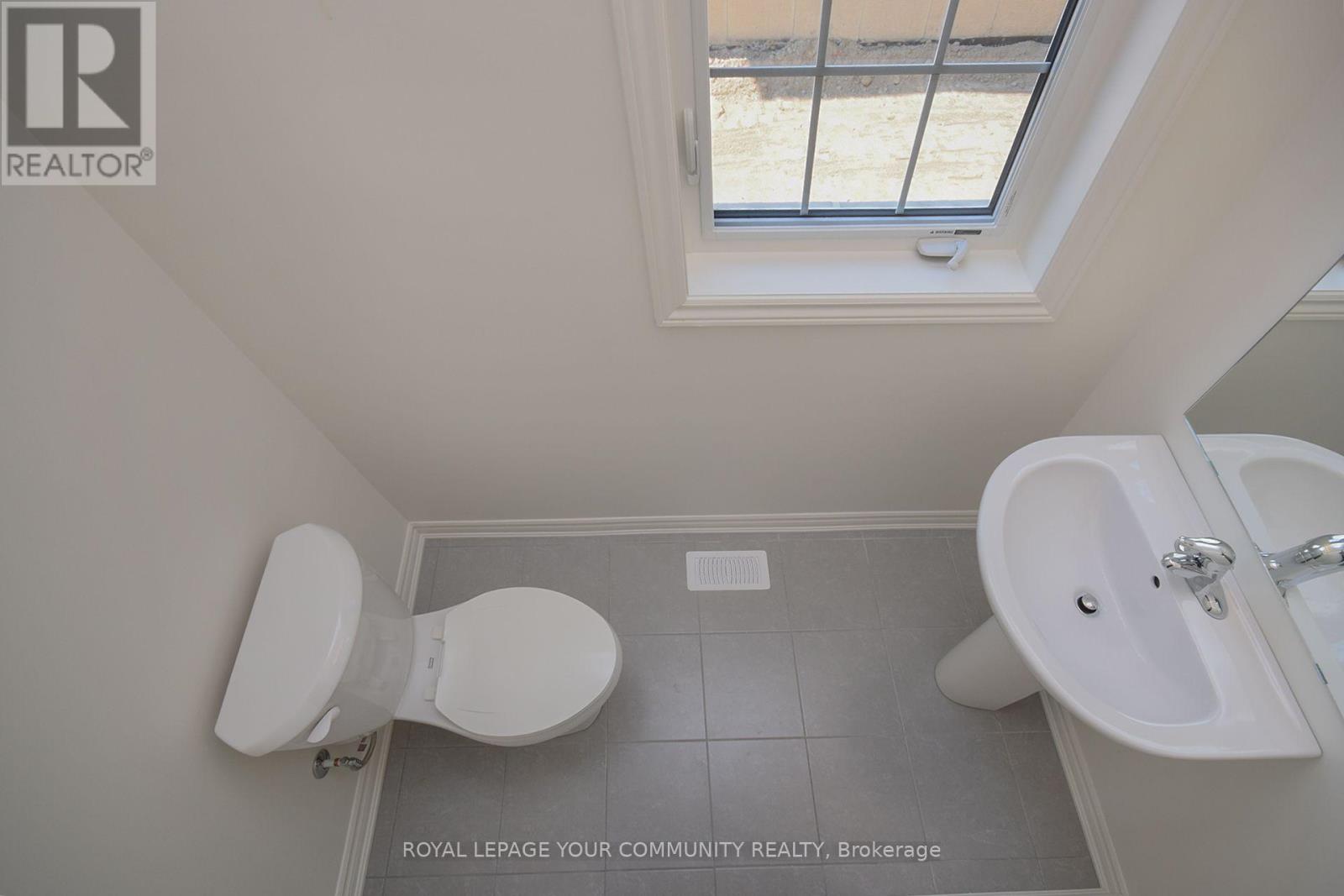 Photo 29 of 244 Mckenzie Drive, Clearview ON