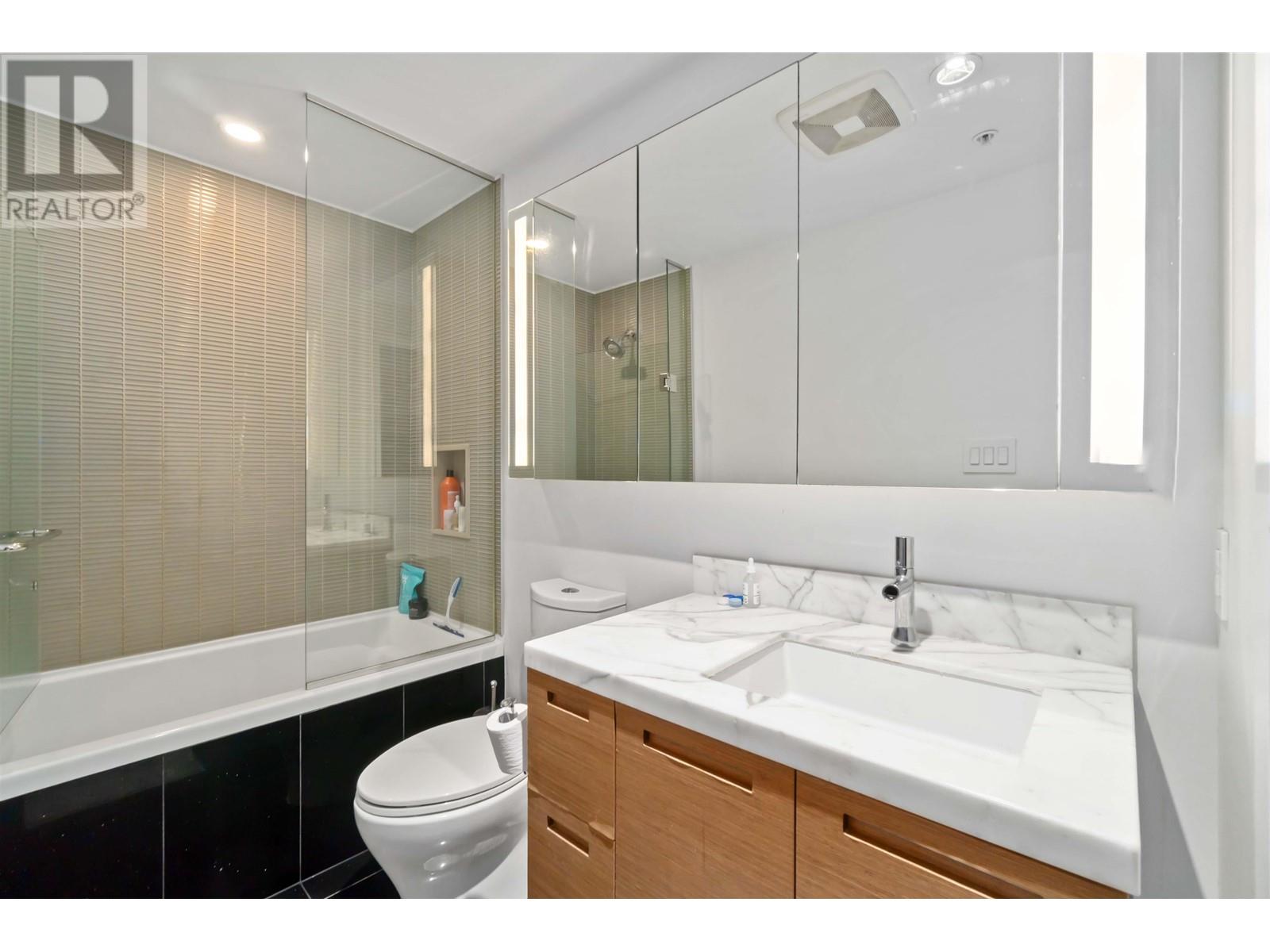Photo 10 of 3807 777 Richards Street, Vancouver BC