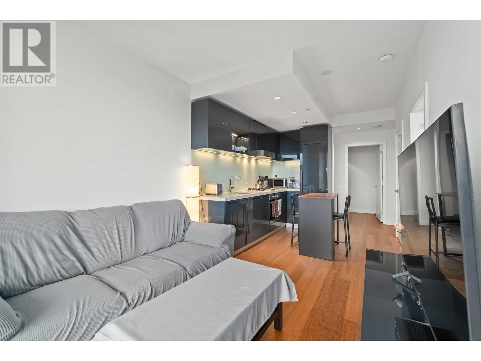 Photo 4 of 3807 777 Richards Street, Vancouver BC