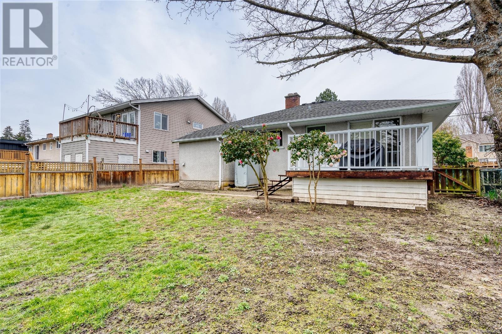 Photo 11 of 3054 Donald St, Saanich BC