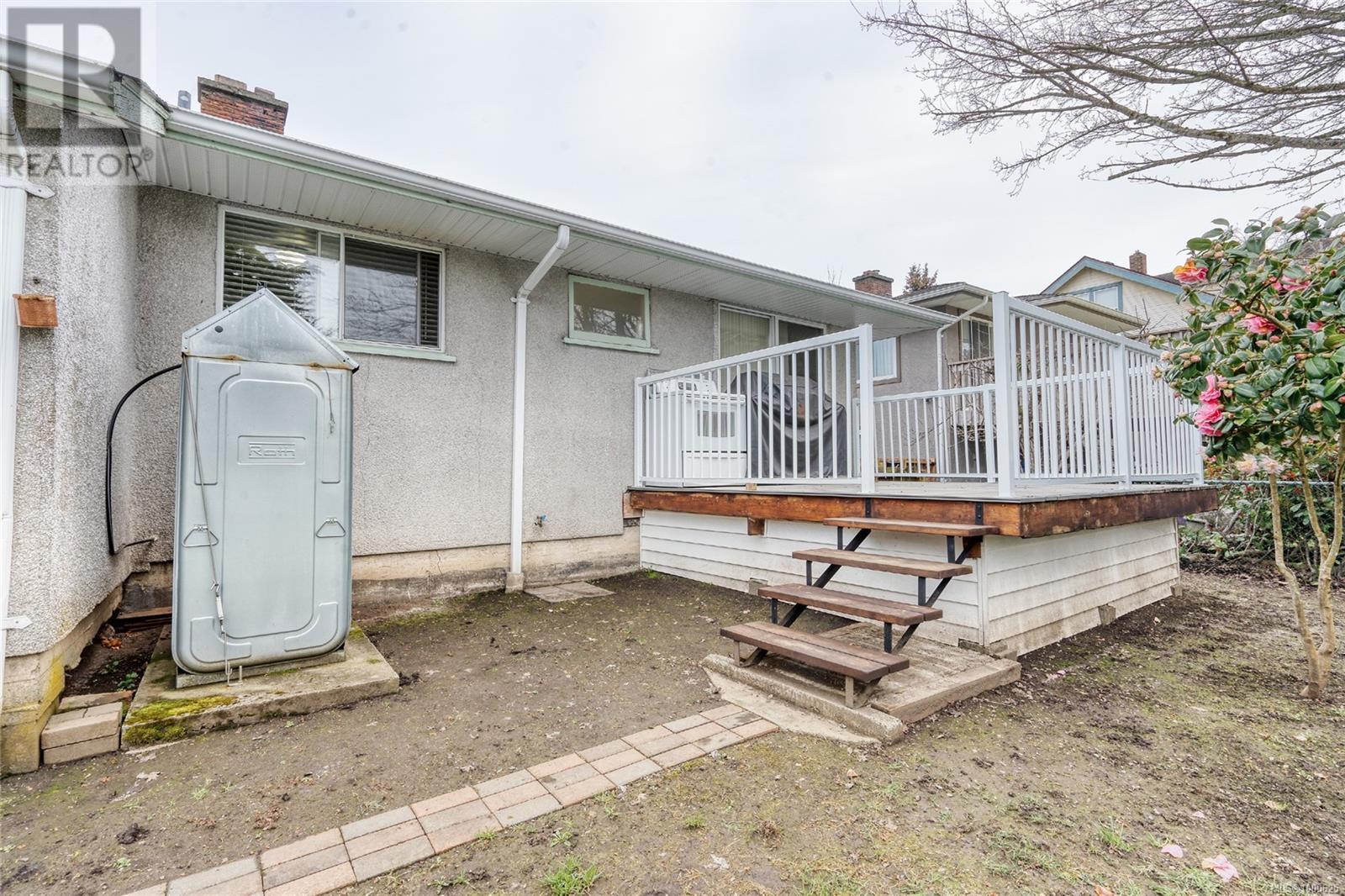 Photo 12 of 3054 Donald St, Saanich BC