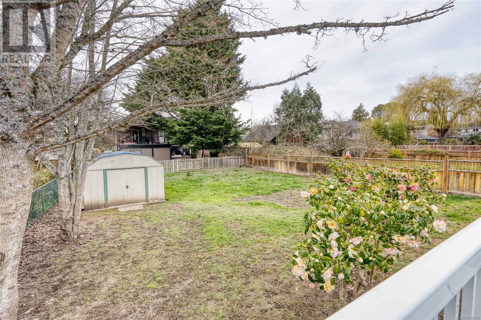 Photo 16 of 3054 Donald St, Saanich BC