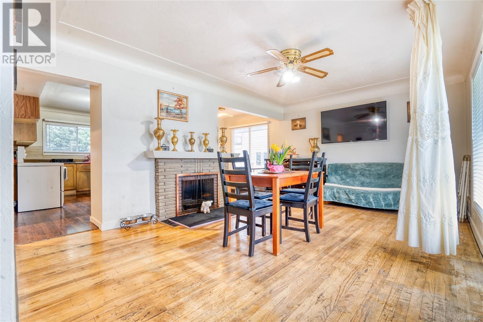 Photo 19 of 3054 Donald St, Saanich BC