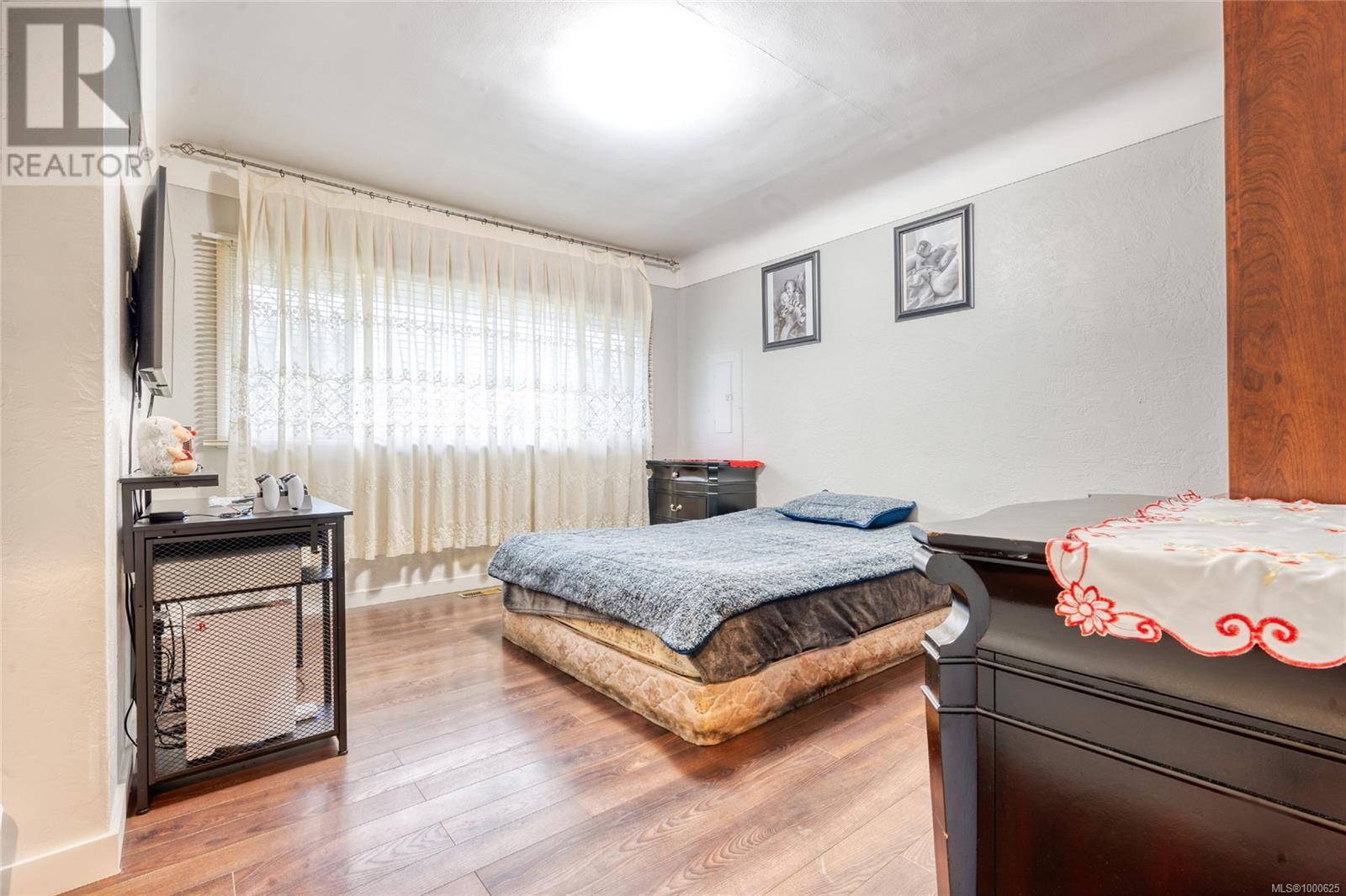 Photo 24 of 3054 Donald St, Saanich BC