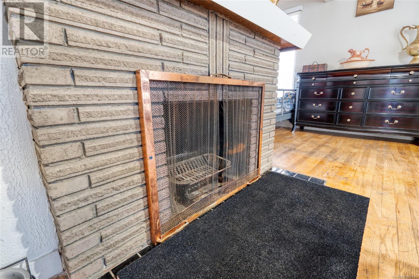 Photo 33 of 3054 Donald St, Saanich BC