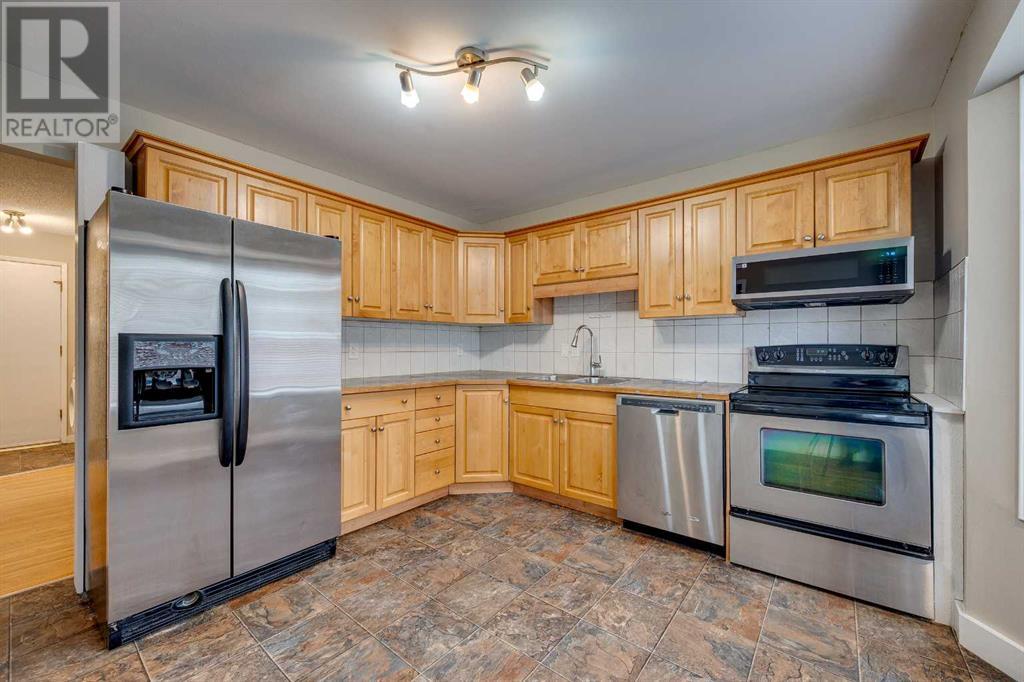 18 Scott, Red Deer