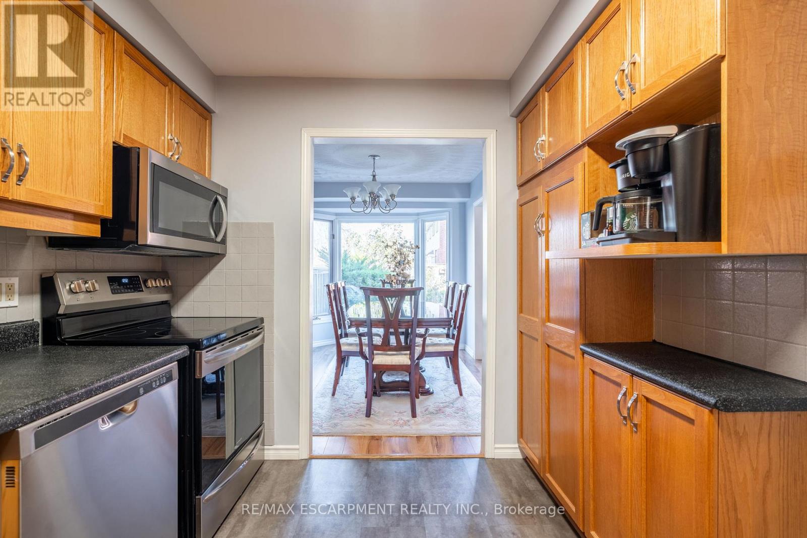Photo 16 of 85 Royalvista Drive, Hamilton ON