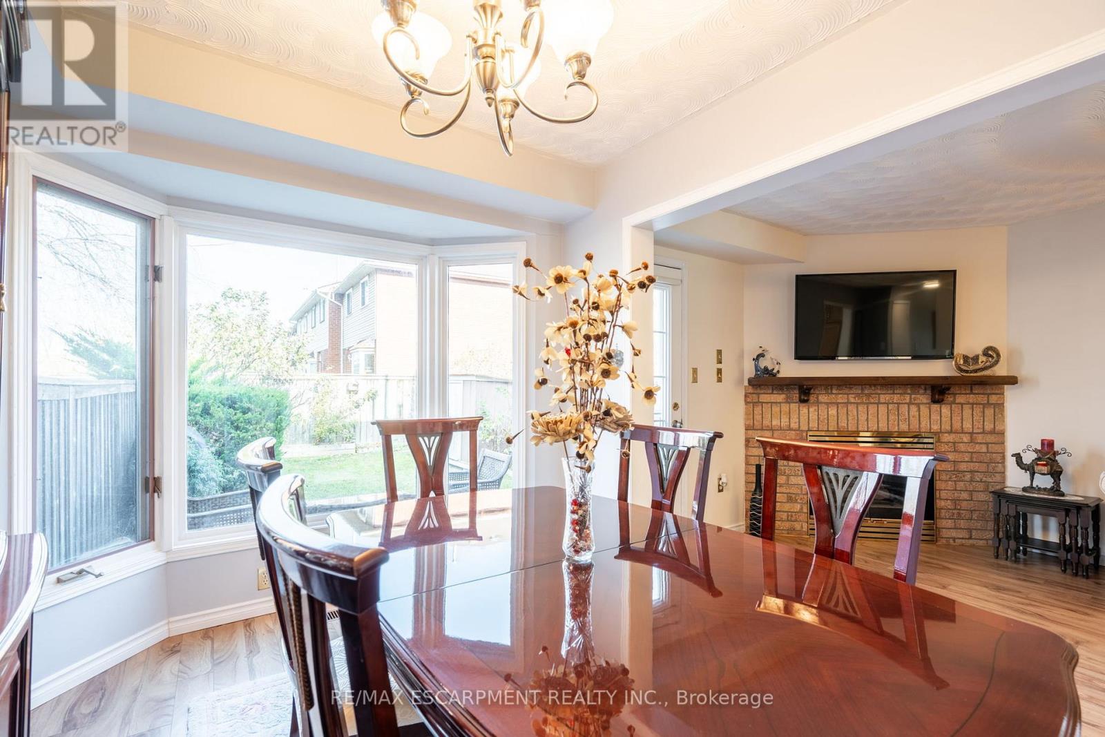 Photo 18 of 85 Royalvista Drive, Hamilton ON