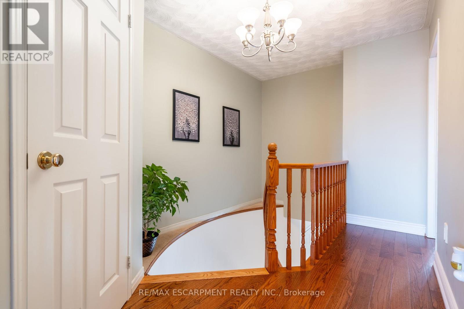 Photo 25 of 85 Royalvista Drive, Hamilton ON