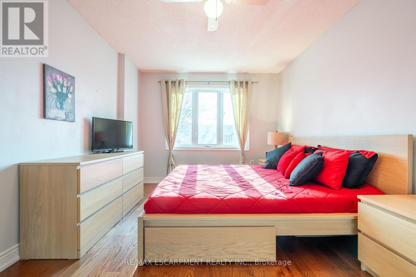 Photo 27 of 85 Royalvista Drive, Hamilton ON