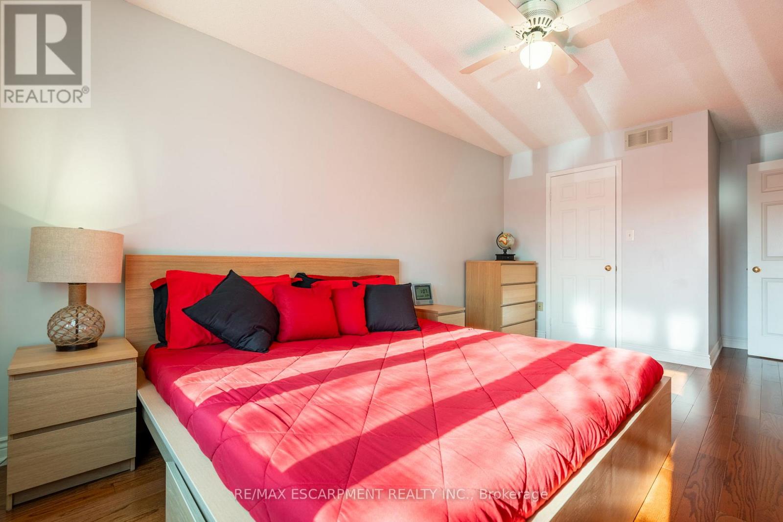 Photo 29 of 85 Royalvista Drive, Hamilton ON