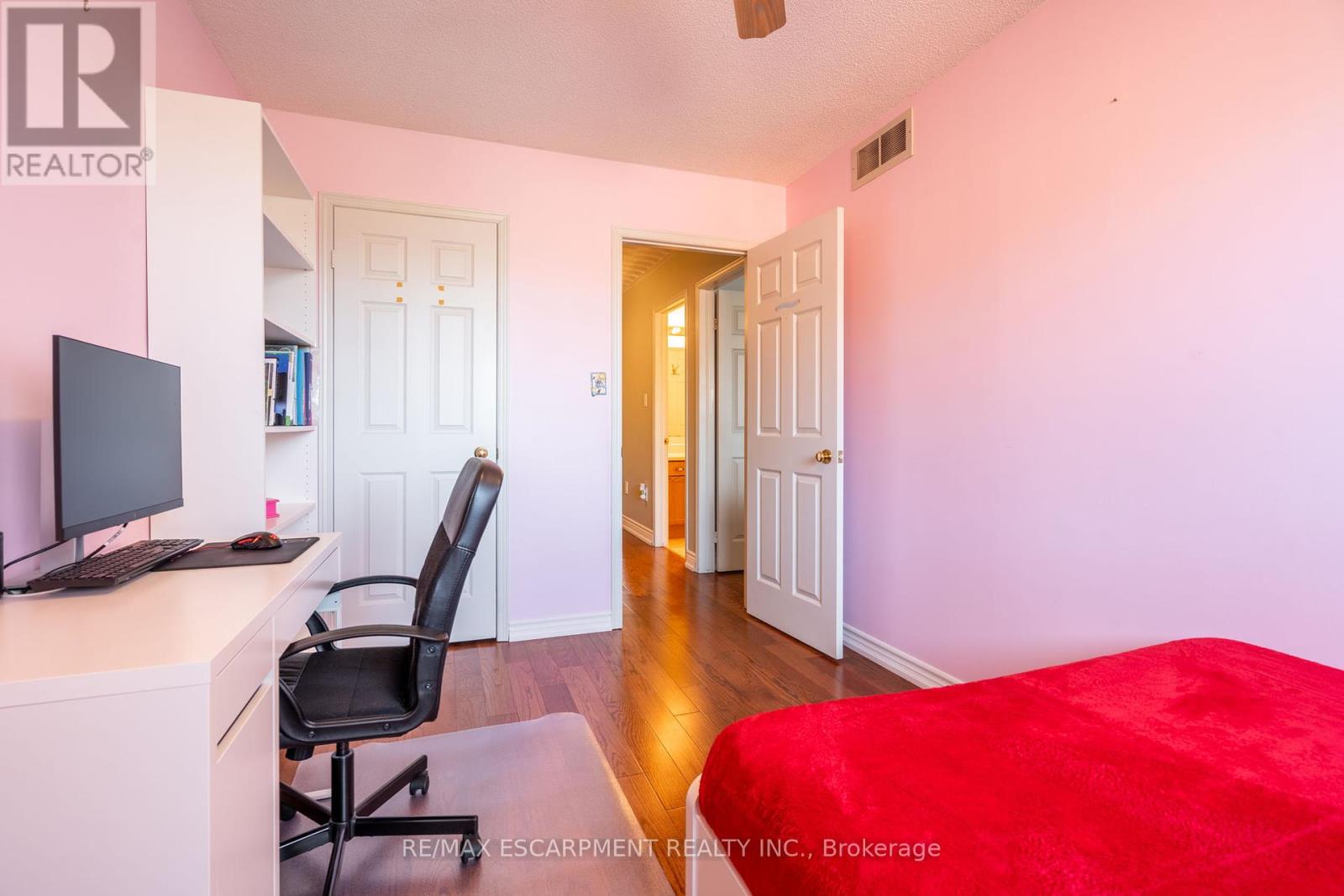 Photo 37 of 85 Royalvista Drive, Hamilton ON