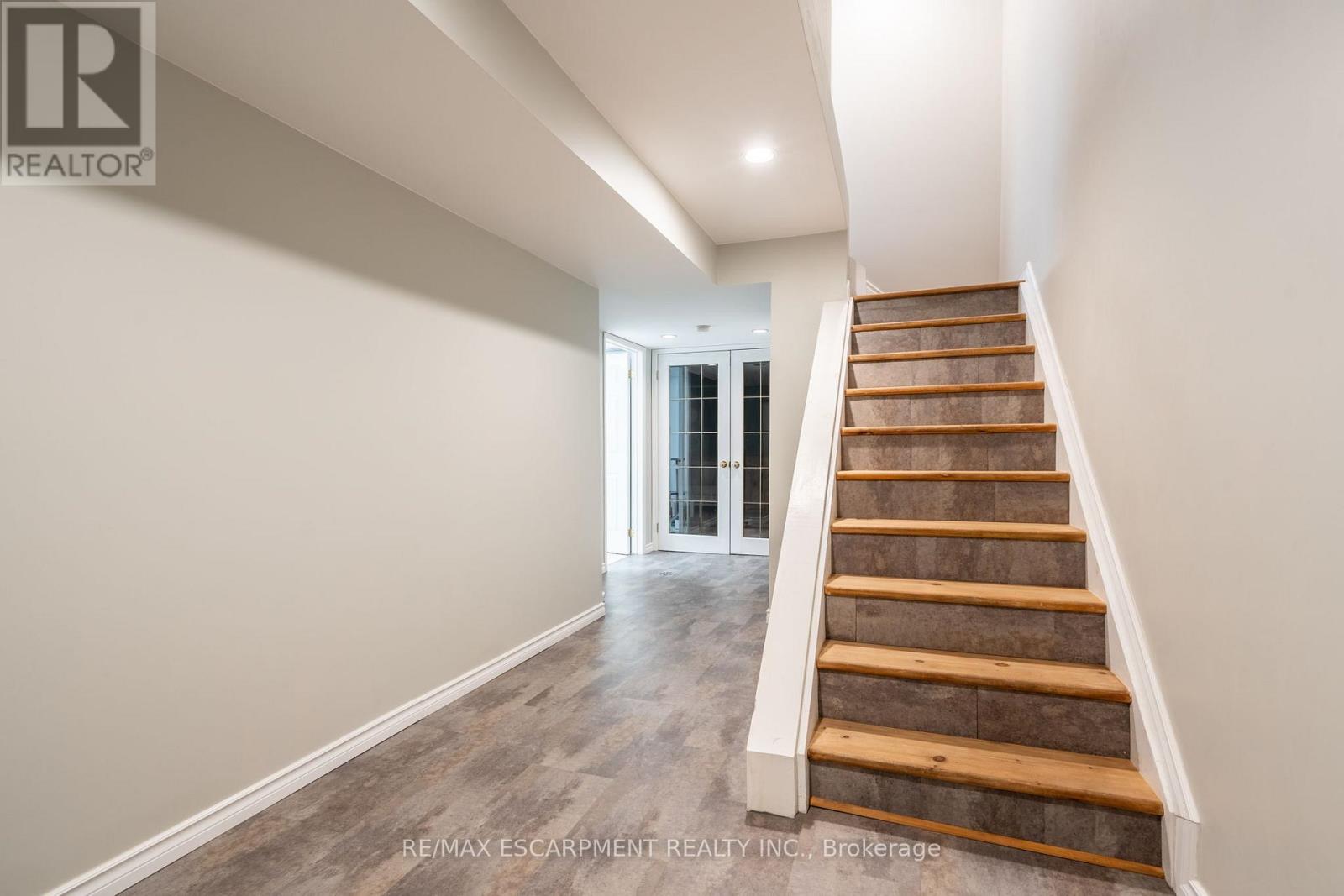 Photo 38 of 85 Royalvista Drive, Hamilton ON