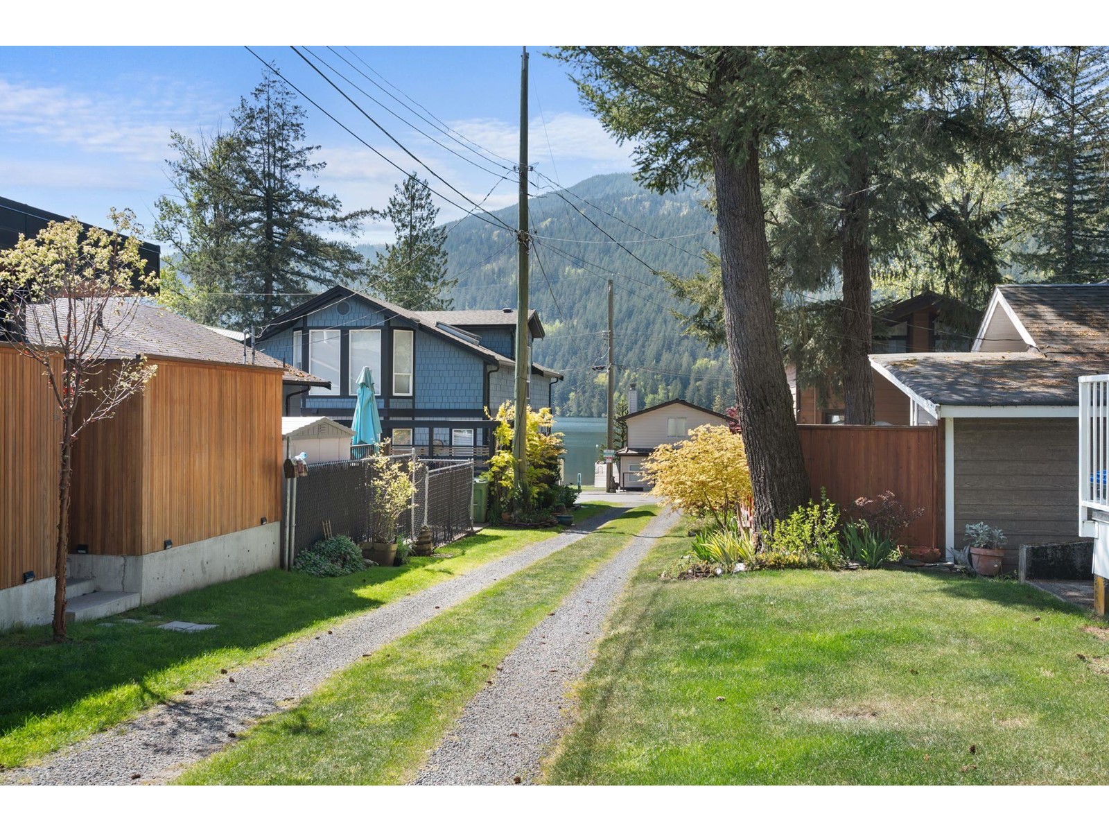 Photo 11 of 363 Pine Street Cultus Lake North, Cultus Lake BC