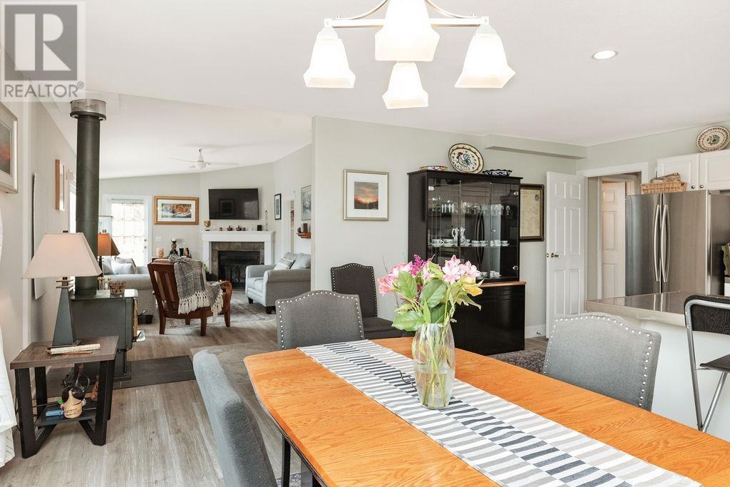 4906 SINCLAIR BAY ROAD, Garden Bay