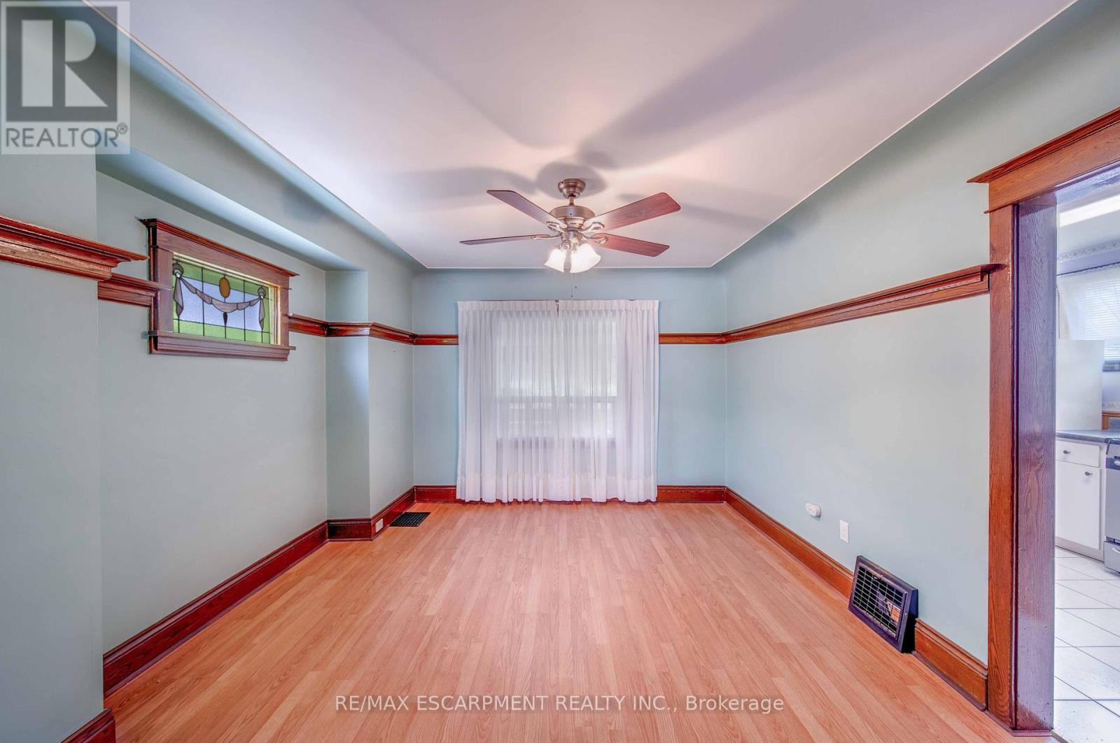 Photo 19 of 101 Houghton Avenue S, Hamilton ON