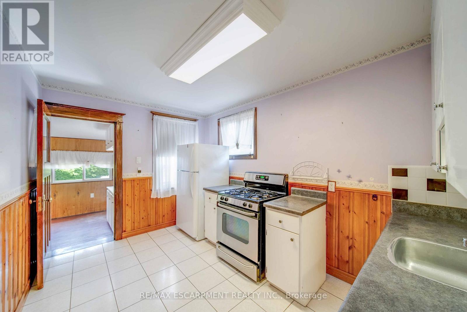 Photo 23 of 101 Houghton Avenue S, Hamilton ON
