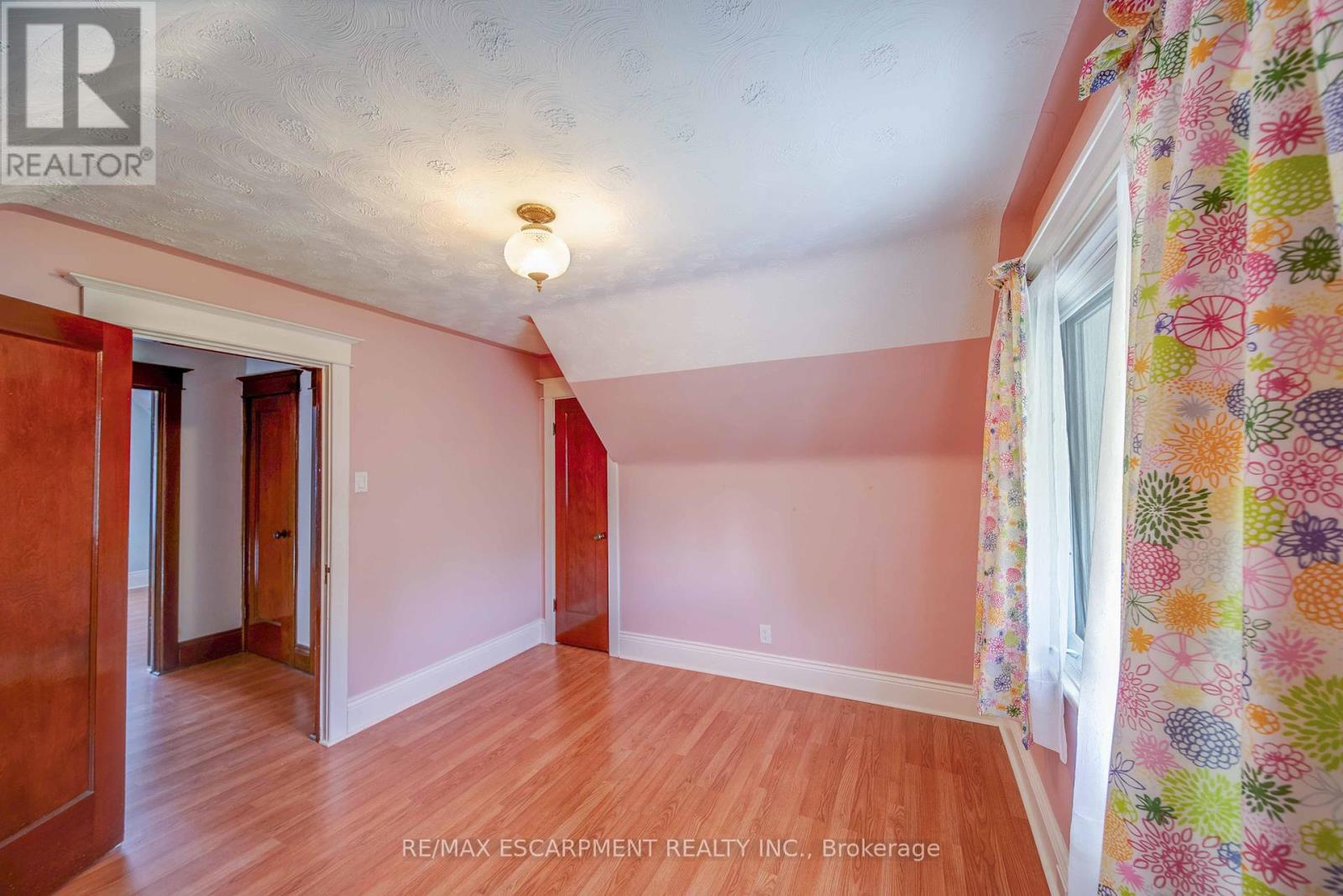Photo 33 of 101 Houghton Avenue S, Hamilton ON