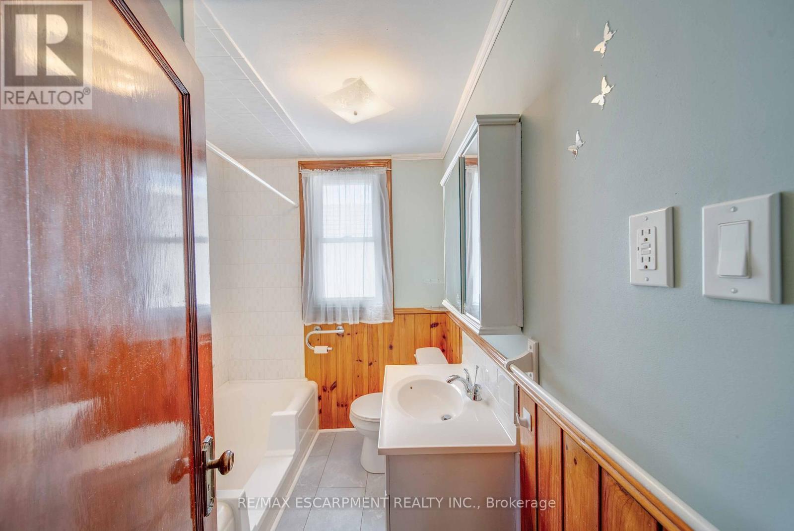 Photo 31 of 101 Houghton Avenue S, Hamilton ON