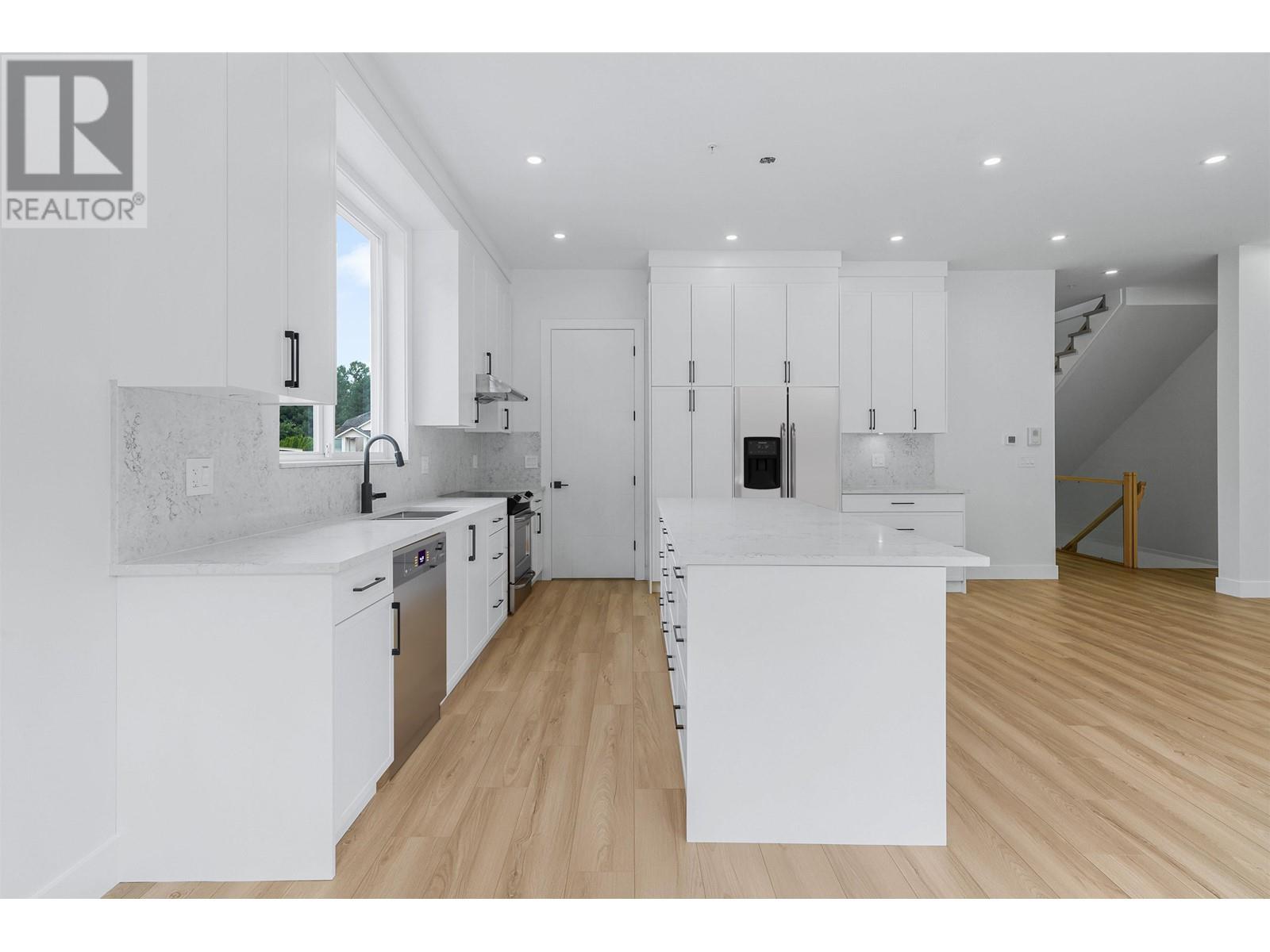 Photo 13 of 19098 Doerksen Drive, Pitt Meadows BC