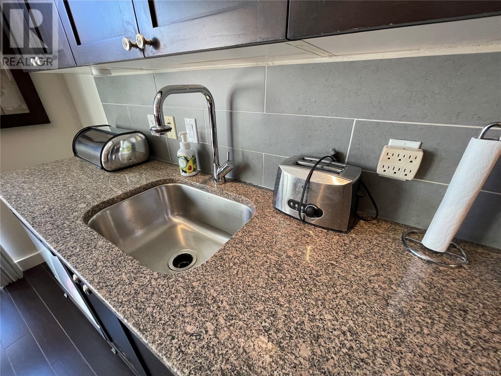 312 99 Chapel St, Nanaimo real estate listing 991673