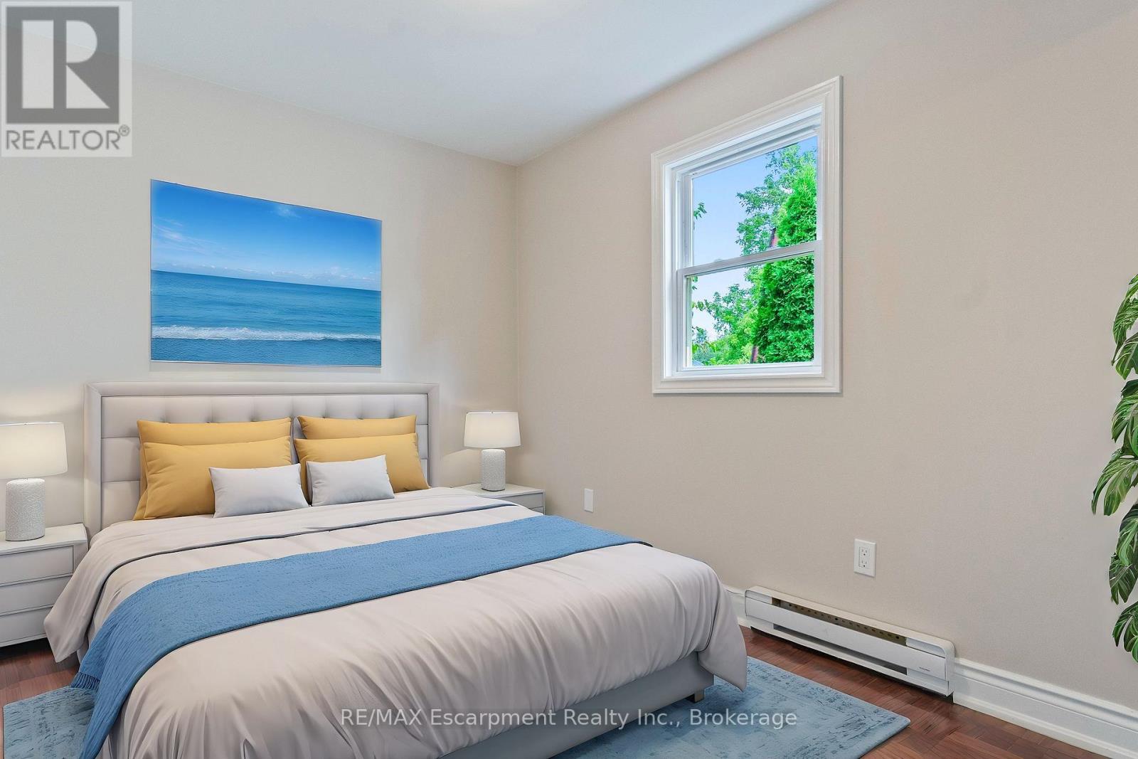 Photo 23 of 13 Normandy Place, Oakville ON