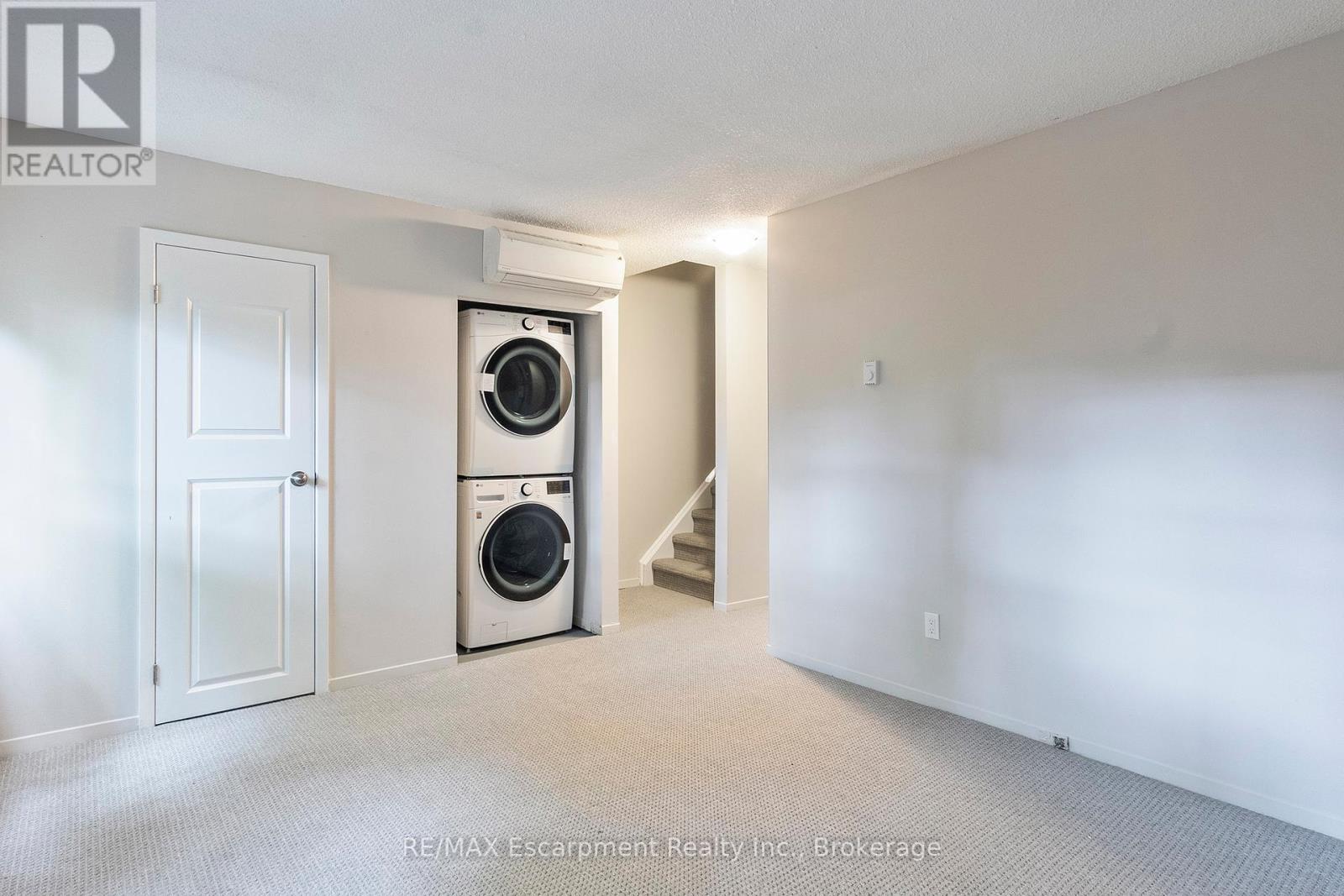 Photo 17 of 13 Normandy Place, Oakville ON