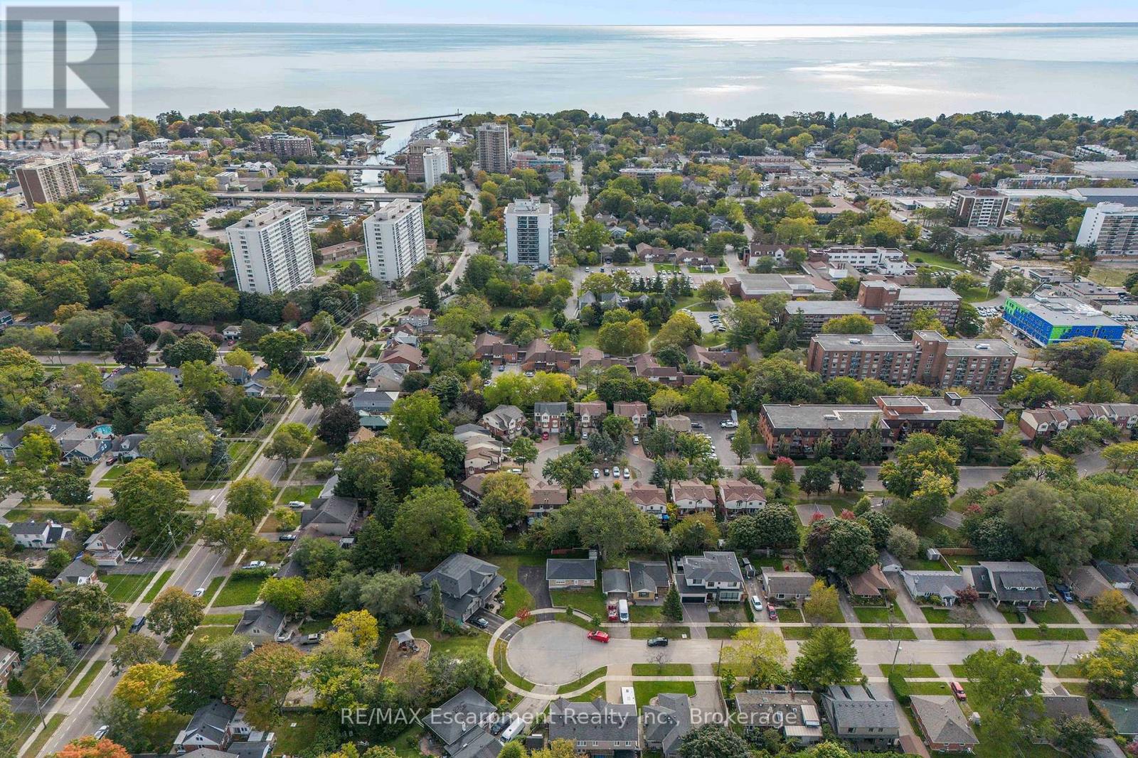 Photo 28 of 13 Normandy Place, Oakville ON