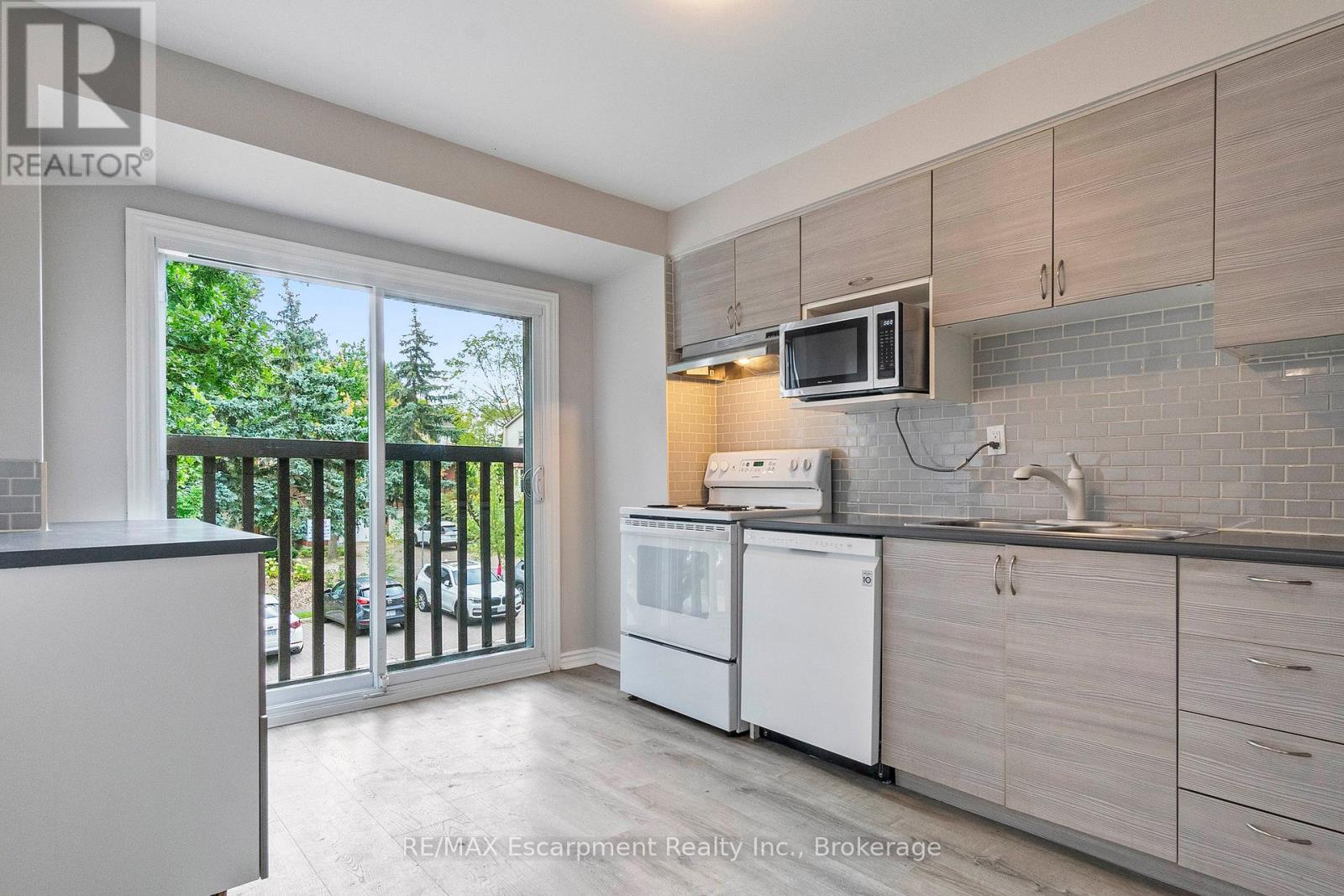 Photo 31 of 13 Normandy Place, Oakville ON