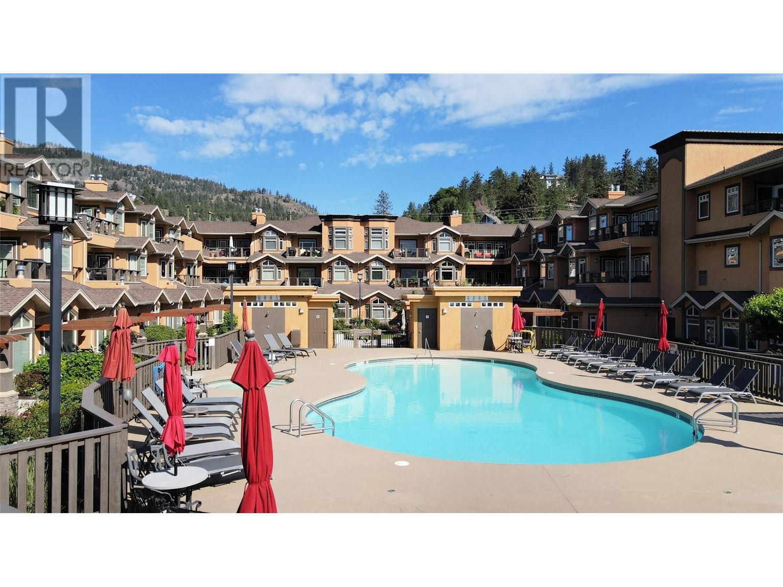 335 3996 Beach Avenue, Peachland