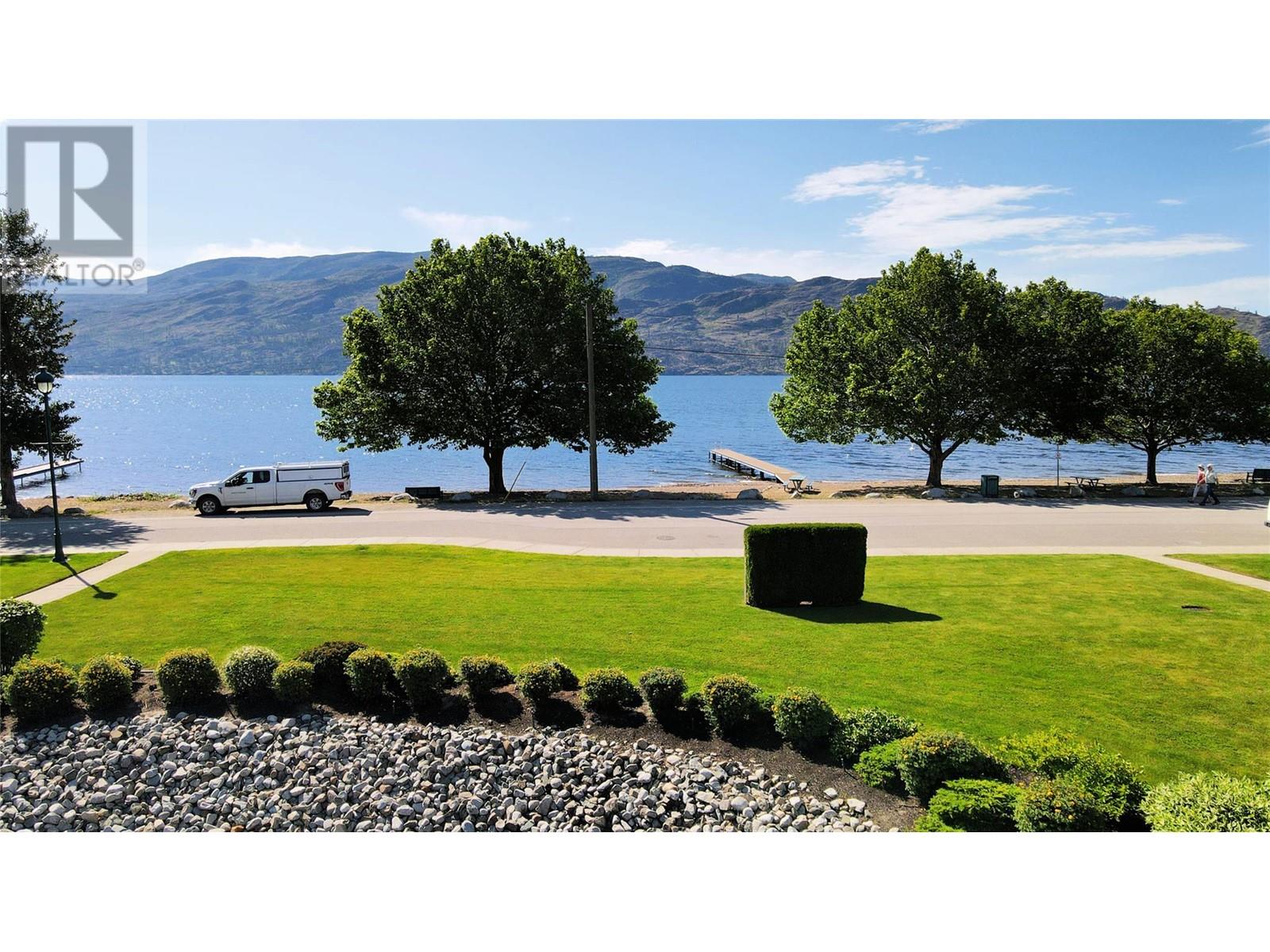 335 3996 Beach Avenue, Peachland