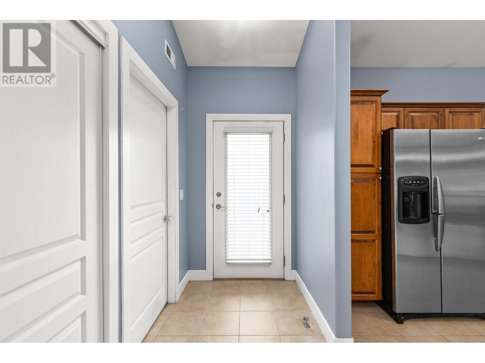 335 3996 Beach Avenue, Peachland