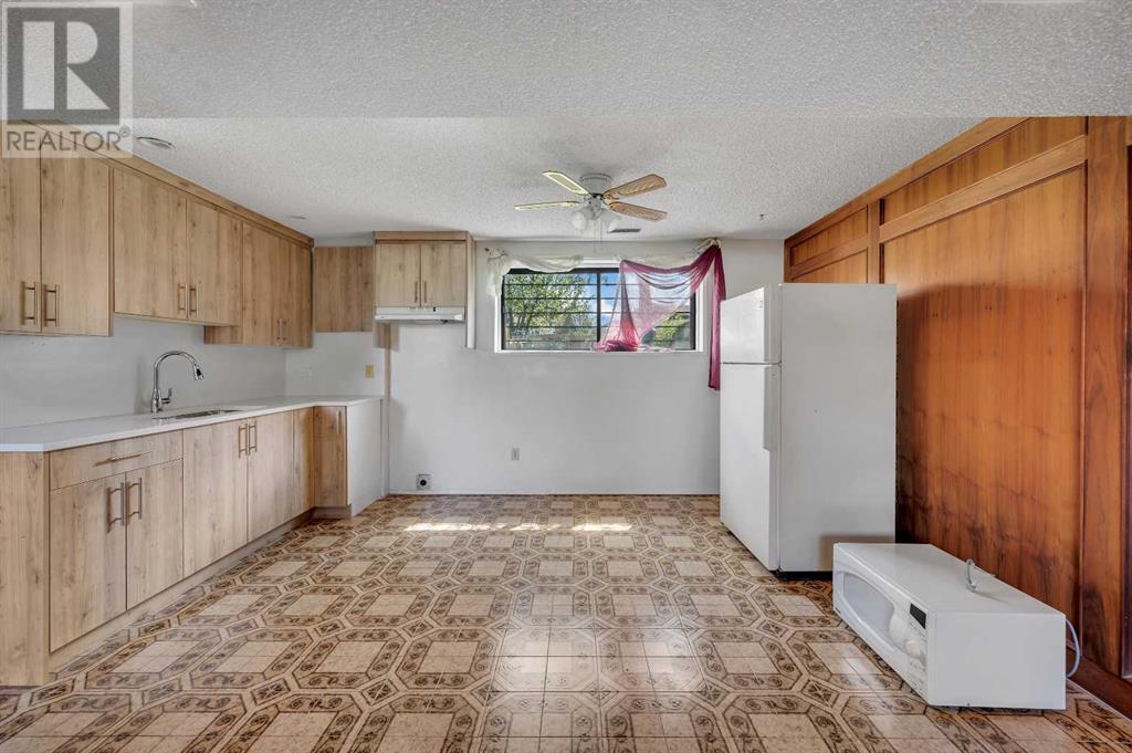 Single Family House Bi-level for Sale in   Avenue NE Whitehorn Calgary 