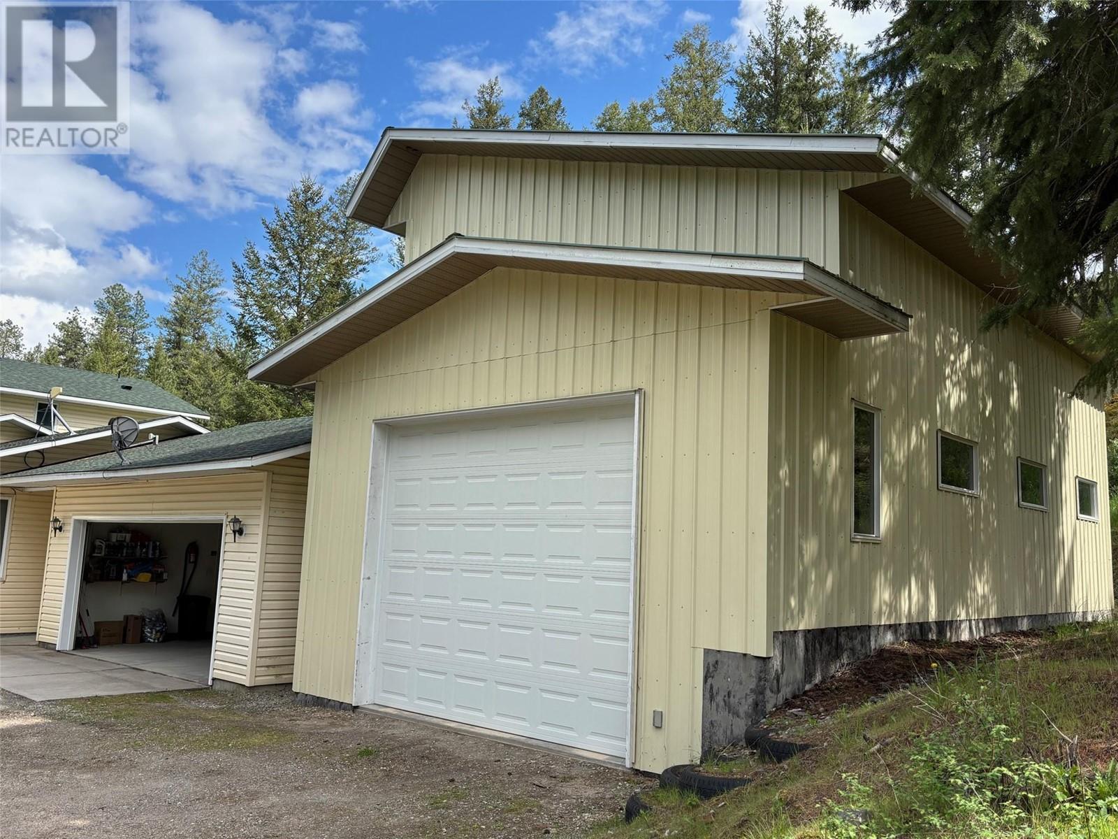 3400 HWY 3 Highway, Rock Creek