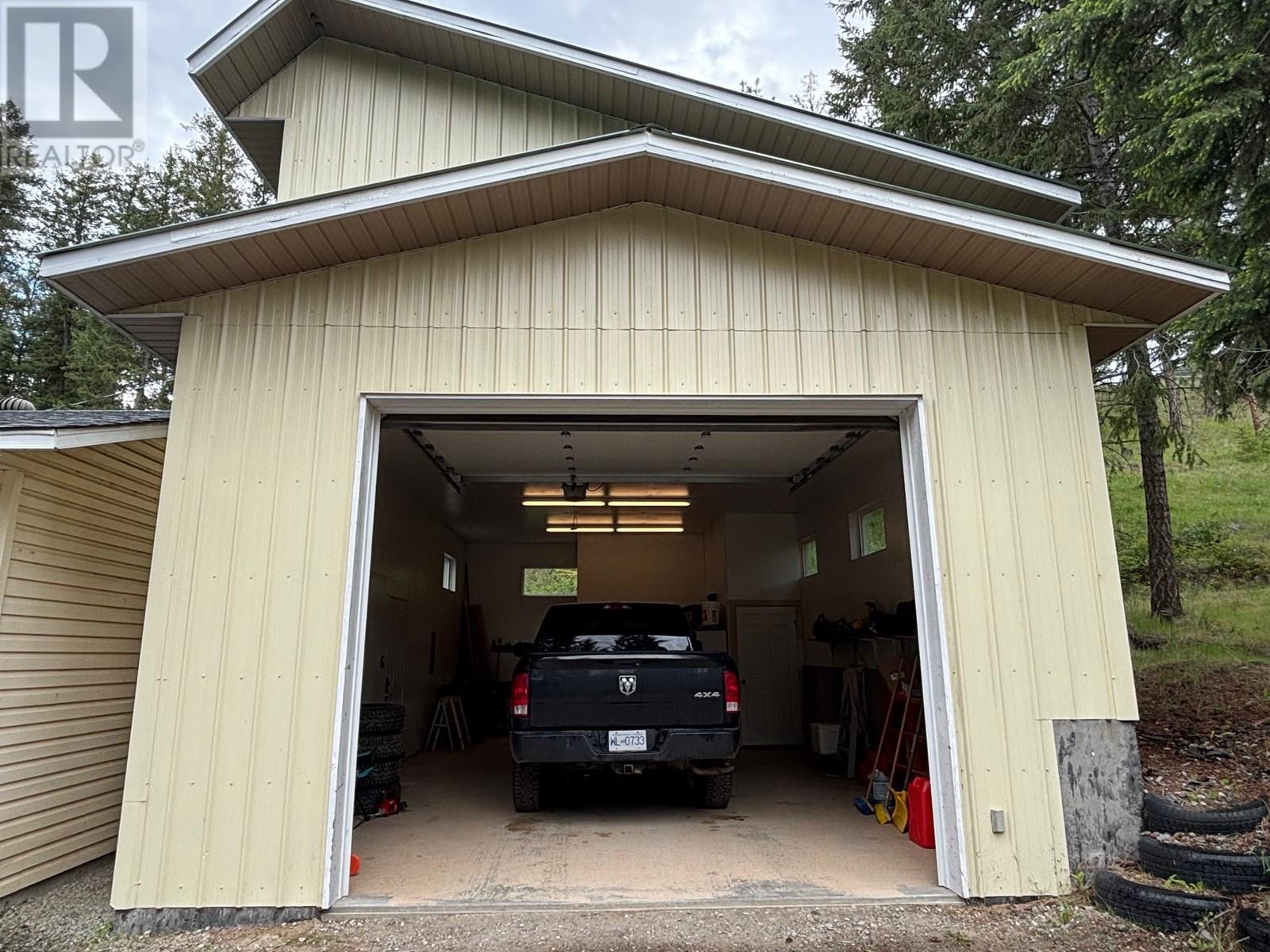 3400 HWY 3 Highway, Rock Creek