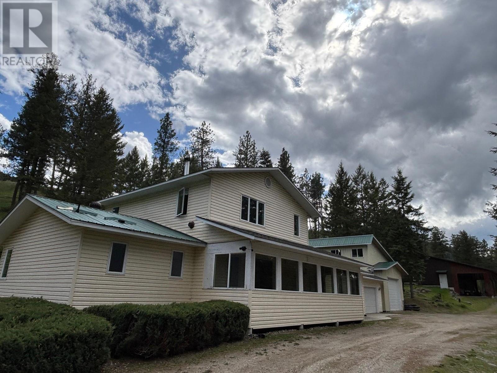 3400 HWY 3 Highway, Rock Creek