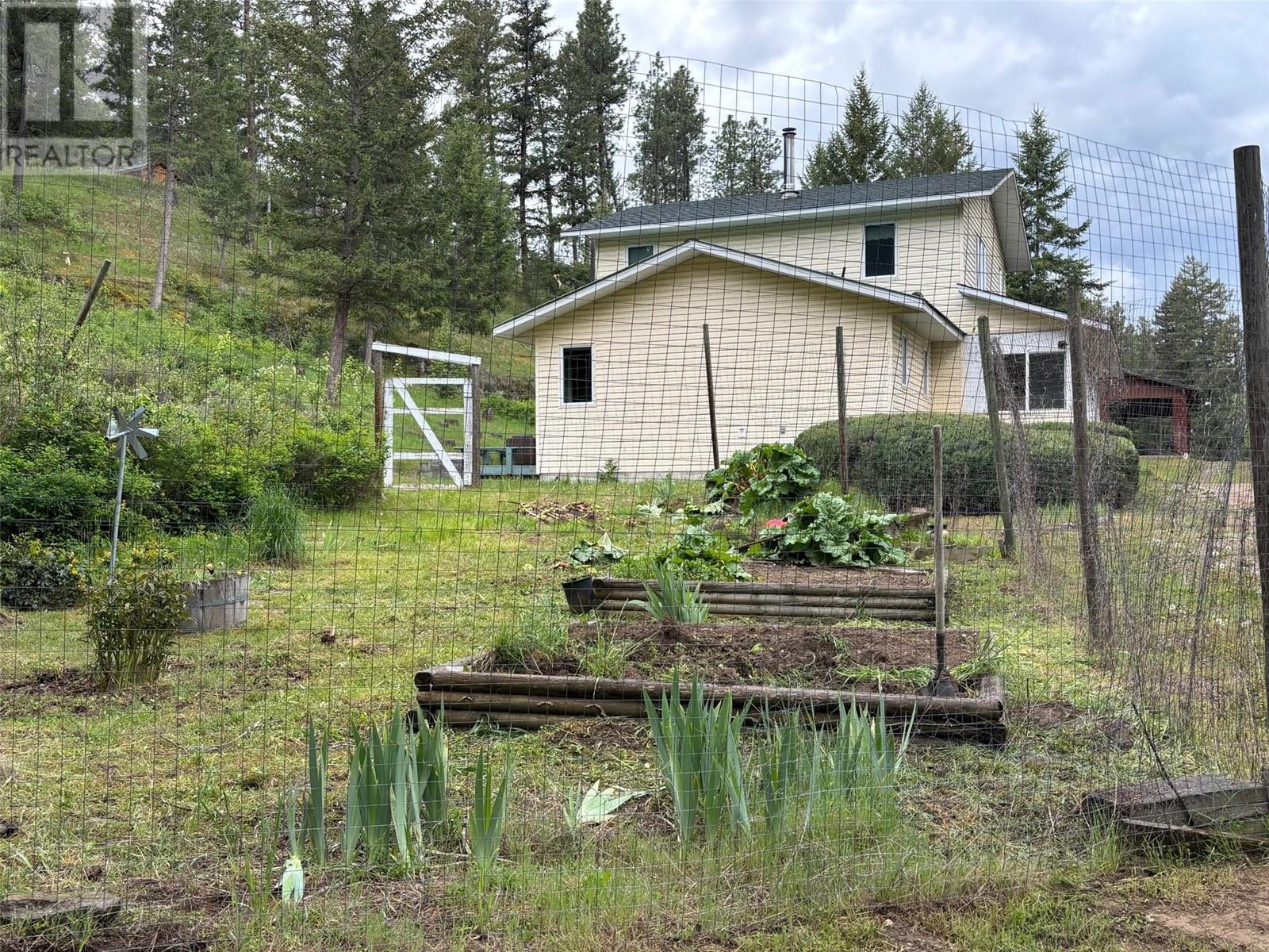 3400 HWY 3 Highway, Rock Creek